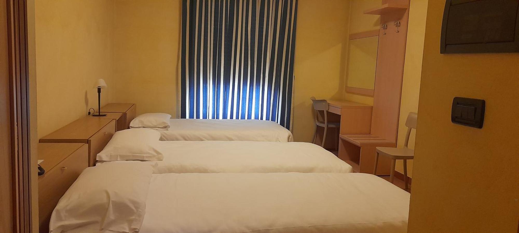 Hotel Ceretto Busca Exterior photo