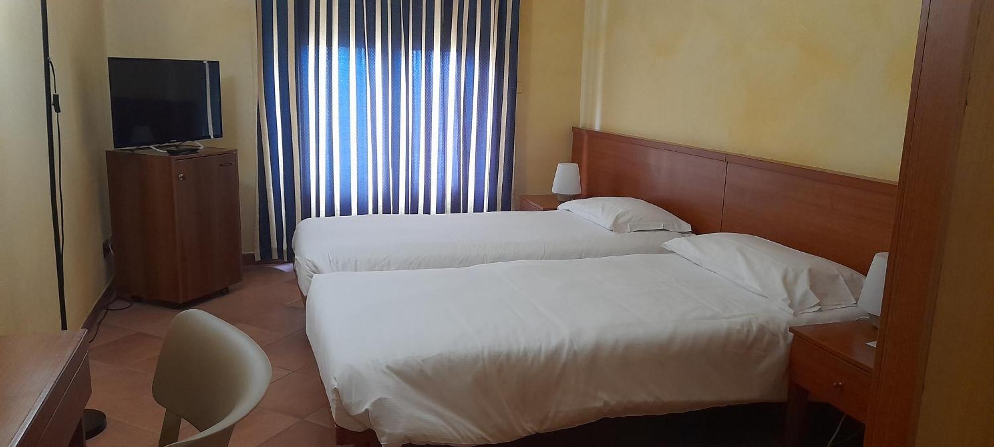 Hotel Ceretto Busca Exterior photo