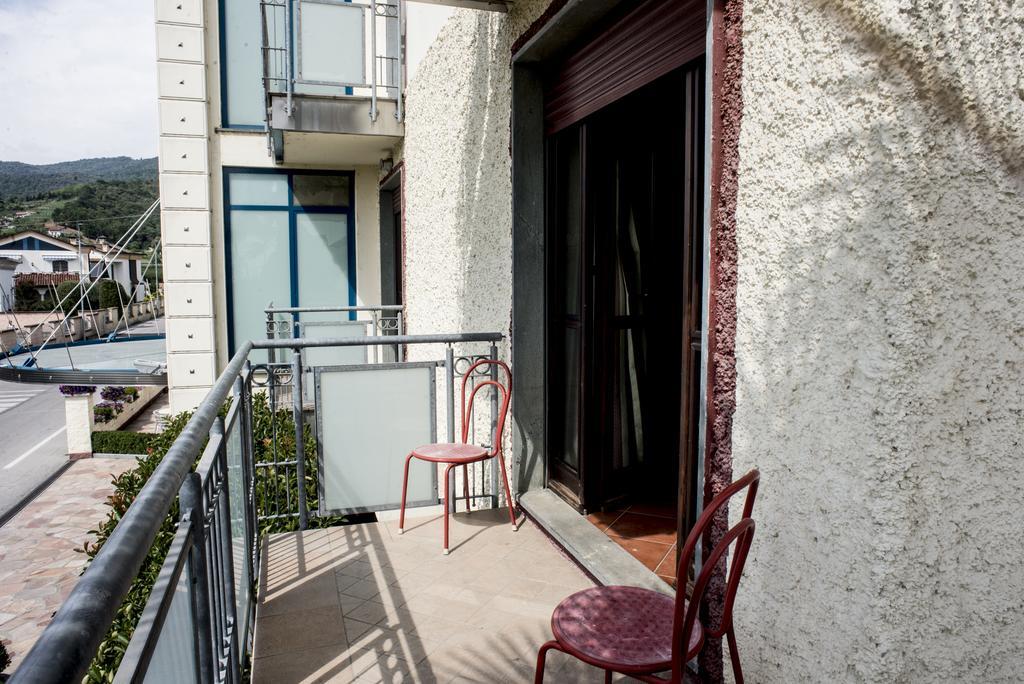 Hotel Ceretto Busca Exterior photo